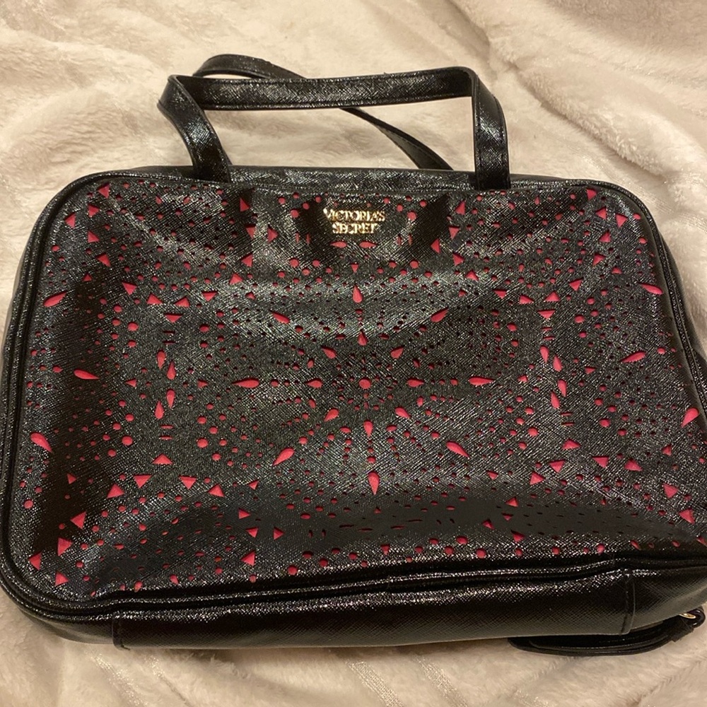 Victoria secret necessities travel case